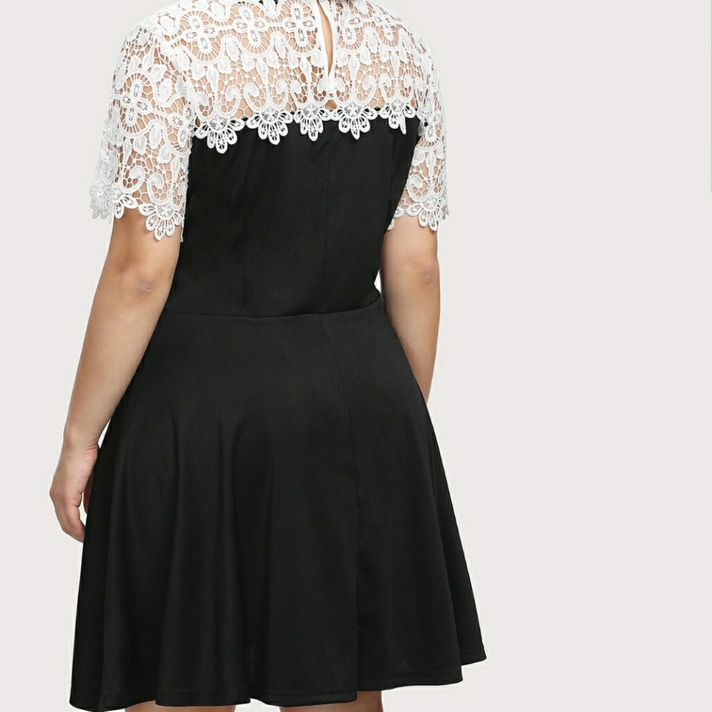 *1 XL LEFT!* Plus Size Lace Detail Dress - Picture 4 of 6